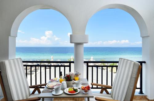 Galeriebild der Unterkunft Assano Seafront Luxury in Nikiti