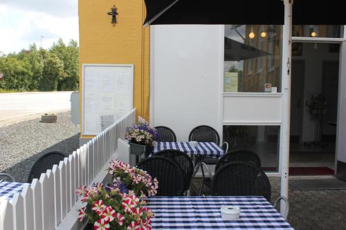 Galeriebild der Unterkunft Sølyst Kro- Restaurant og Hotel I/S in Aabenraa