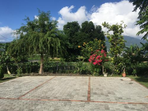 Taman di luar Bo Jue Farm Stay