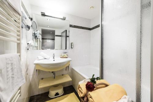 Un baño de Alpenpark Resort Superior