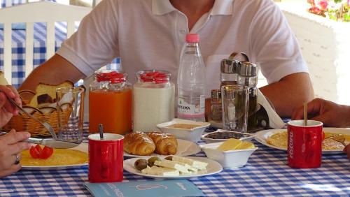 Foto dalla galleria di Piazza Hotel JAKOVA a Ksamil