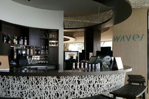 Ο χώρος του lounge ή του μπαρ στο 3BR Seaview/HighFloor/Veranda Residence Pattaya