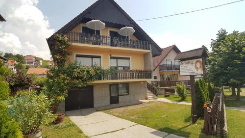 István apartments