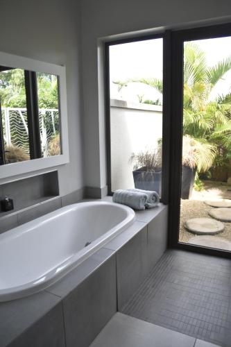 Ванная комната в Luxury Villa at Royal Park Sandpiper
