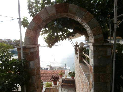 Imagen de la galería de Haravgi Hotel, en Patitiri