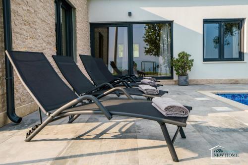 Πισίνα στο ή κοντά στο Villa New Home, villa with pool in Imotski near Makarska