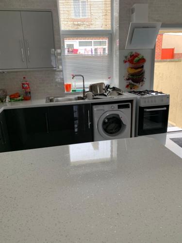 Gallery image of Entire 6 Bed 5 Star Luxury House FREE WiFi nice views in Burnley