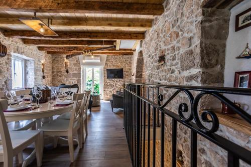 Stone Villa Katarina with pool – Photos 5
