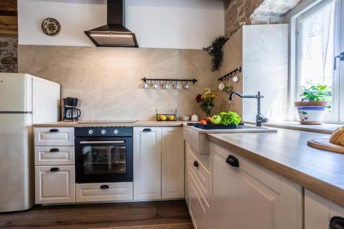 Stone Villa Katarina with pool – Photos 4