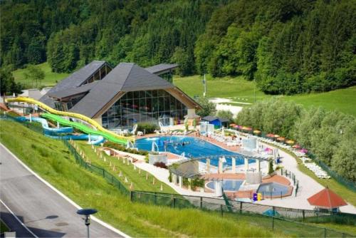 Bazén v ubytování Apartma Zmalinka nebo v jeho okolí