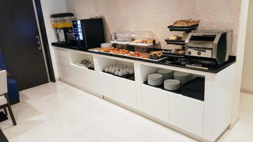 Dapur atau dapur kecil di Porto City Hotel