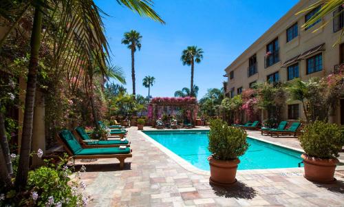 Gallery image of Best Western Plus Sunset Plaza Hotel in Los Angeles