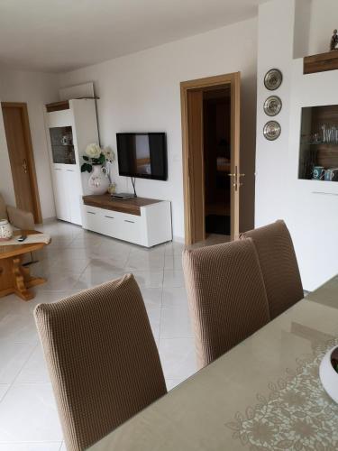 Apartments Galic Omis