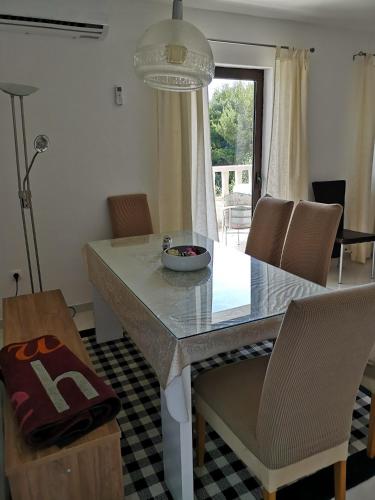 Apartments Galic Omis