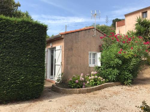 Photo de la galerie de l'établissement Appartements La Fossette plage, au Lavandou