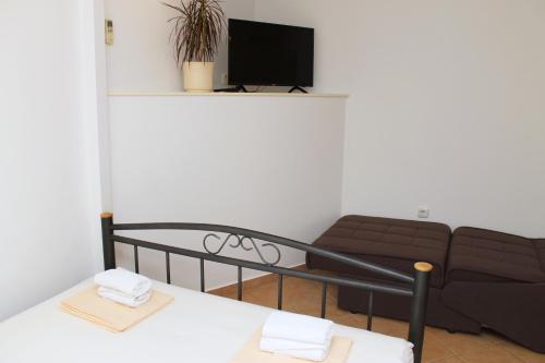 Mito Rooms and Apartments
