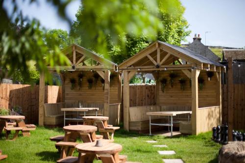 Taman di luar Devonshire Arms