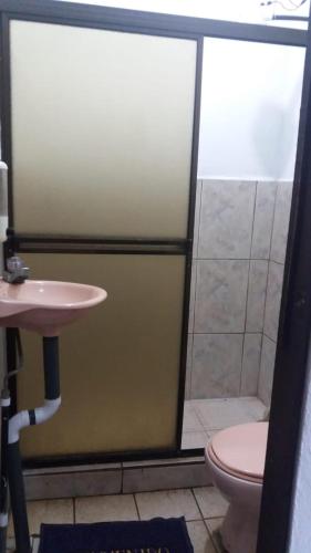 Un baño de Hostel Orozco - Costa Rica