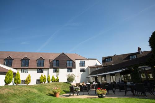 a view of the courtyard of a hotel at Sketchley Grange Hotel in Hinckley