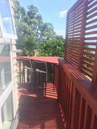 En balkong eller terrass på Studio with water views