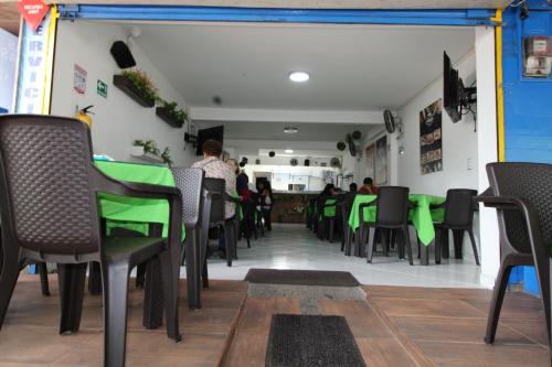 Restoran atau tempat lain untuk makan di HOTEL MANAGER OBELISK