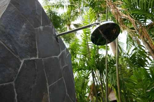 Κήπος έξω από το Palm Beach Villas Bali