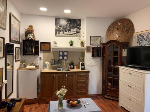 A kitchen or kitchenette at View of the Valley Guest House