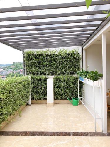 Jardín al aire libre en Gia Quý Hotel