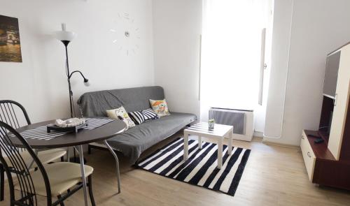Posedenie v ubytovaní Minion & Snoopy Apartman