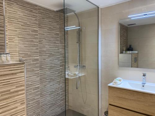 Nuevo y lujoso apartamento en Marbella Centro a pie de playa 625