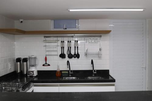 A kitchen or kitchenette at Sonho de Iracema Hostel Boutique