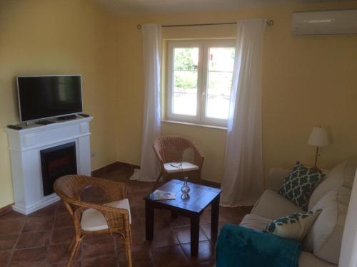 Antonio Solimar Apartments