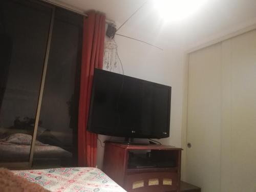 TV/Unterhaltungsangebot in der Unterkunft UNA HABITACIÓN PRIVADA con BAÑO PRIVADO en CENTRO HISTÓRICO