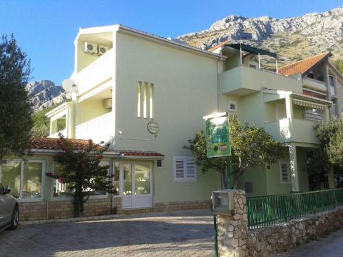 Výhľad na hory alebo výhľad na hory priamo z apartmánu