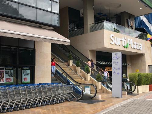 Επισκέπτες που μένουν στο Apartaestudio en a Milla de oro, restaurantes, Centros comerciales, clínica Keralty