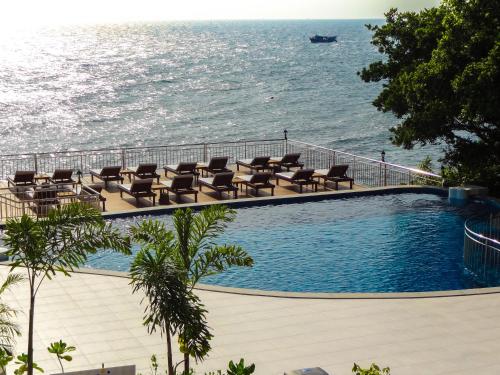 Bazén v ubytování Pinnacle Koh Tao Resort nebo v jeho okolí