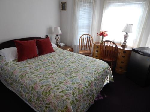 A Friendly Inn at Harvard Image