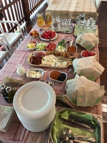 Mad på pensionatet eller i nærheden