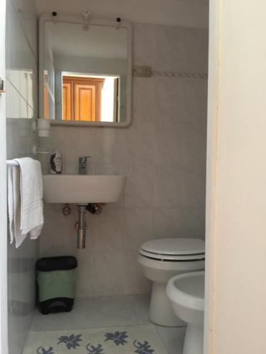 Bilik mandi di Casa Lia