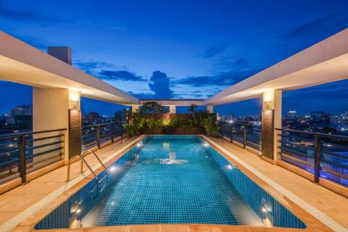 Πισίνα στο ή κοντά στο City View Apartment