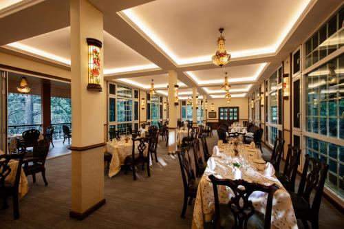 Restaurace v ubytování Coorg Wilderness Resort & Spa