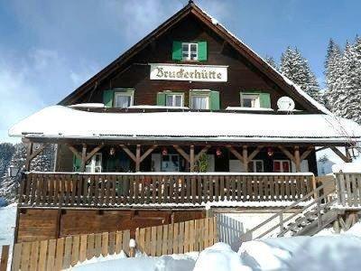 Obiekt Bruckerhütte zimą