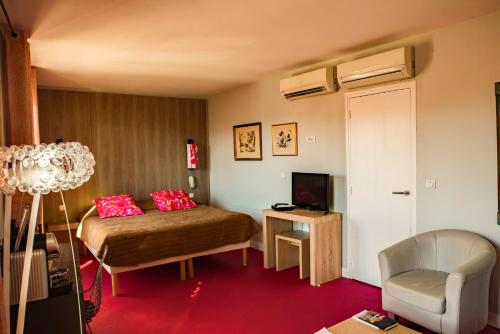 Gallery image of Bliss Hotel in Cogolin
