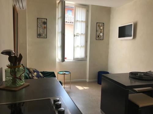 Televisyen dan/atau pusat hiburan di ALBI HOME - Vigan