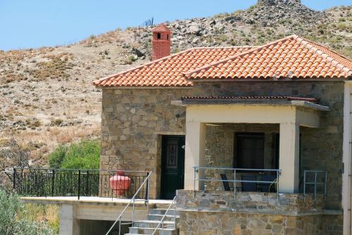 Φωτογραφία από το άλμπουμ του Stone House Of Panos σε Kornós