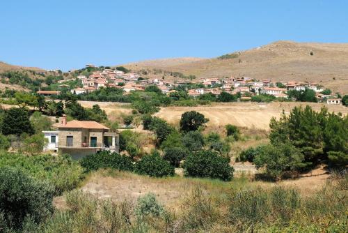Φωτογραφία από το άλμπουμ του Stone House Of Panos σε Kornós