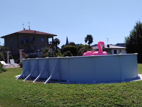 Κήπος έξω από το Eli's House