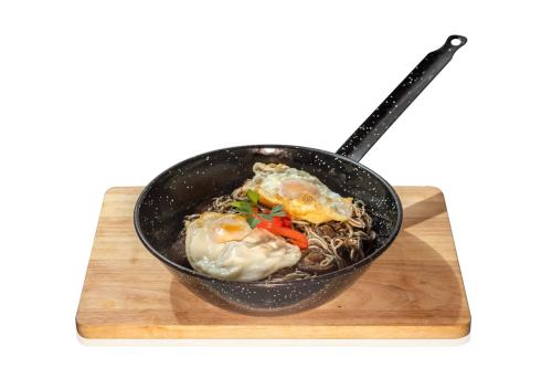 Makanan di atau berdekatan hotel