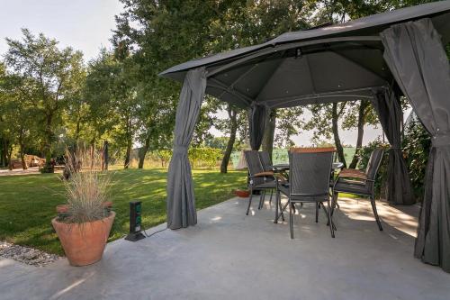 Κήπος έξω από το Quercus Apartments - Peace & Nature by the Bike Trail