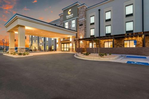 Bazén v ubytování Comfort Inn & Suites Zion Park Area nebo v jeho okolí
